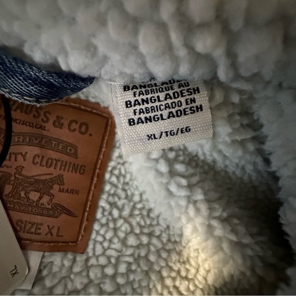 Levi's Blue Sherpa Trucker Jacket - Picture 10 of 13